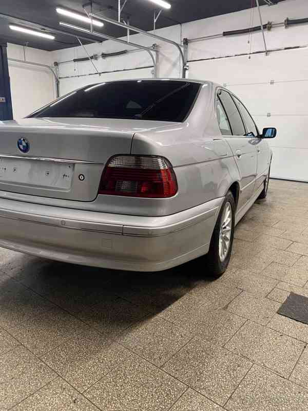 BMW 5 E39 - foto 4