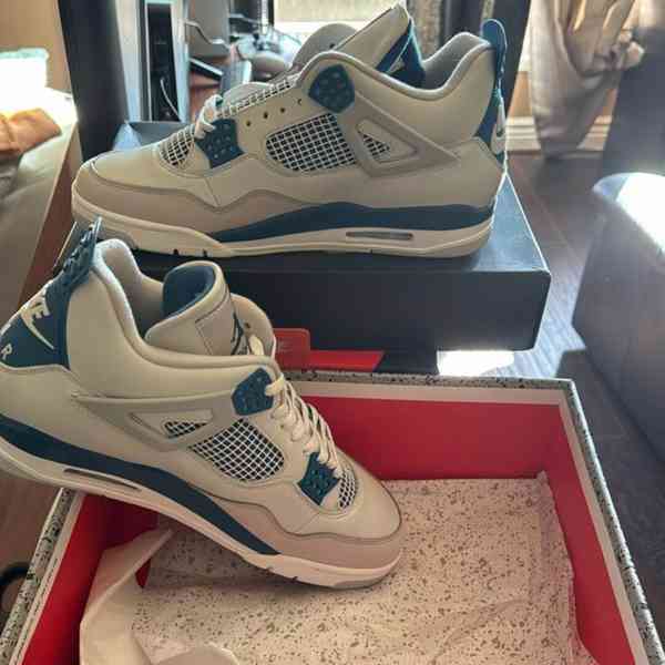 Nike Air Jordan 4  - foto 10