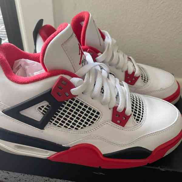 Nike Air Jordan 4  - foto 8