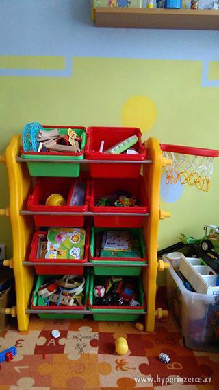 regál na hračky - foto 1