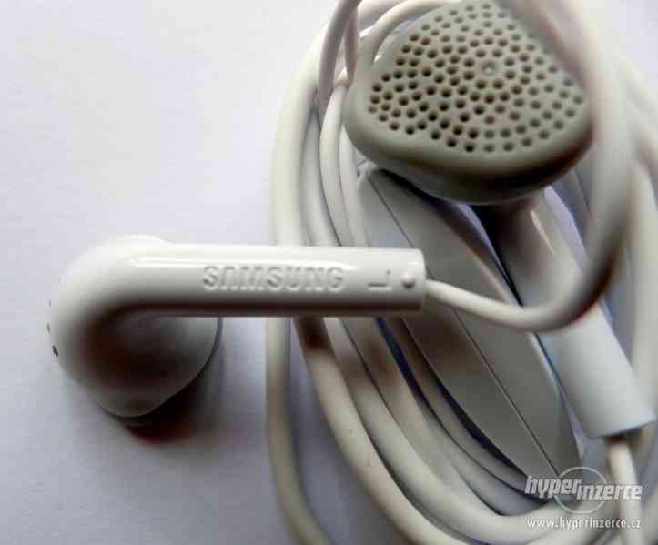 Značková sluchátka Samsung s vypínačem, nová, super zvuk - foto 3
