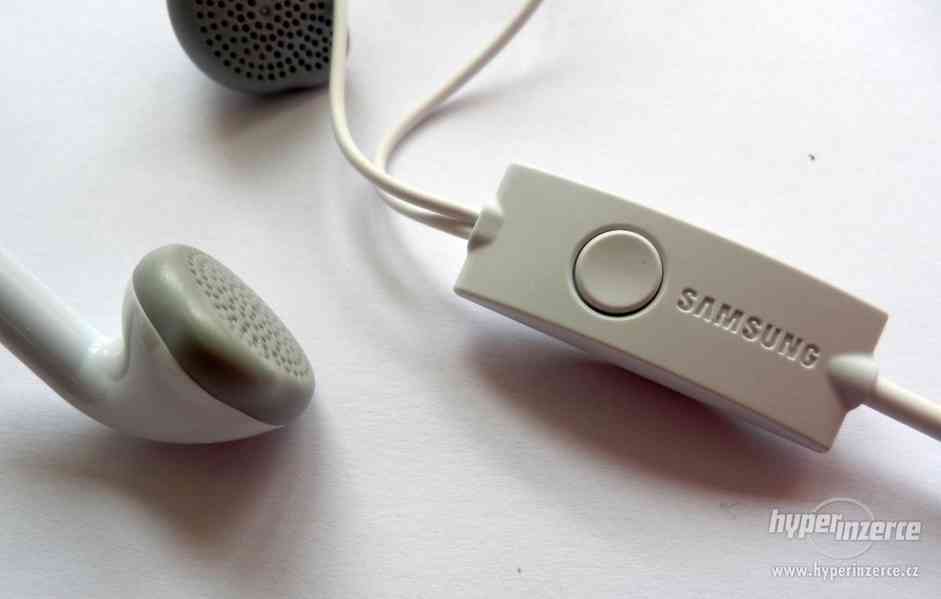 Značková sluchátka Samsung s vypínačem, nová, super zvuk - foto 4