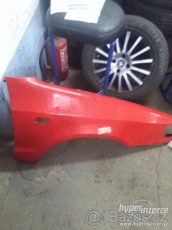 Škoda felicie P-L blatník cena 500kč za kus. - foto 1