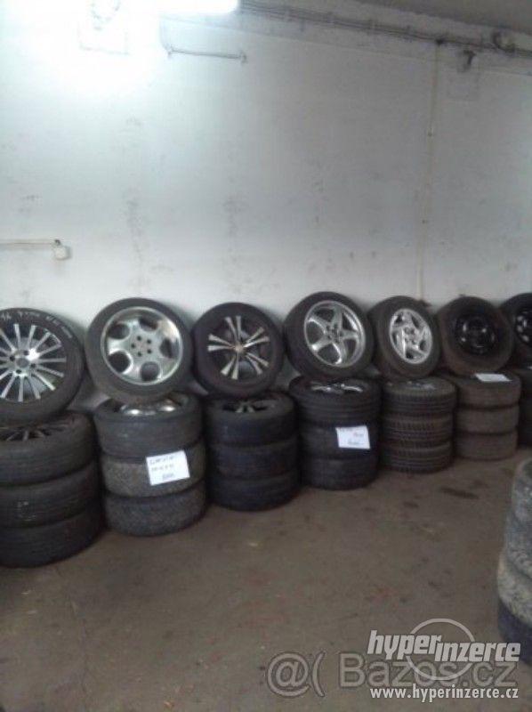 Škoda felicie P-L blatník cena 500kč za kus. - foto 3