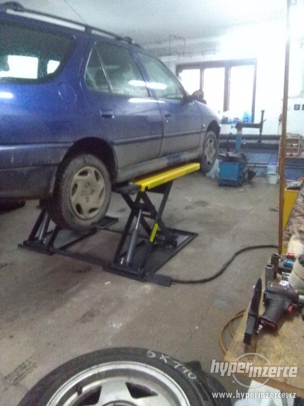 Škoda felicie P-L blatník cena 500kč za kus. - foto 5