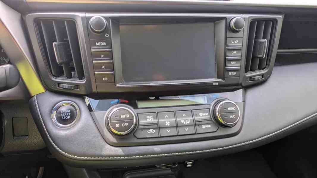 Toyota RAV 4 2,0i Team 4x4 benzín 112kw - foto 2
