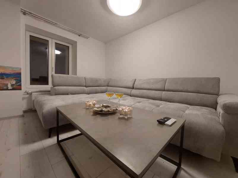 Krásná velká rohová sedačka - levý roh  - foto 8