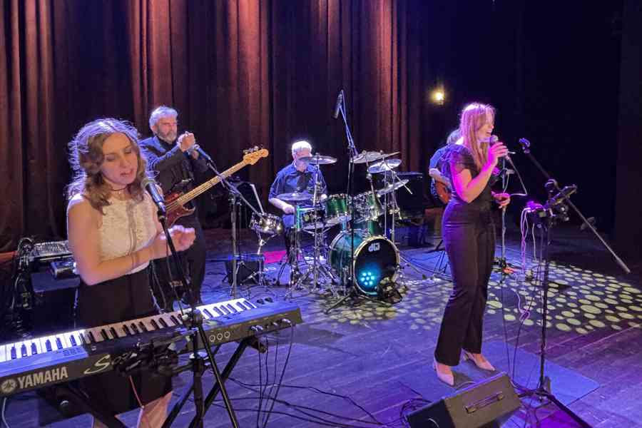 Kapela  Hradec Králové - Pardubice - Olomouc - foto 3