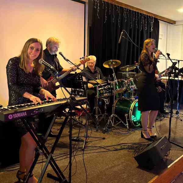 Kapela  Hradec Králové - Pardubice - Olomouc - foto 12