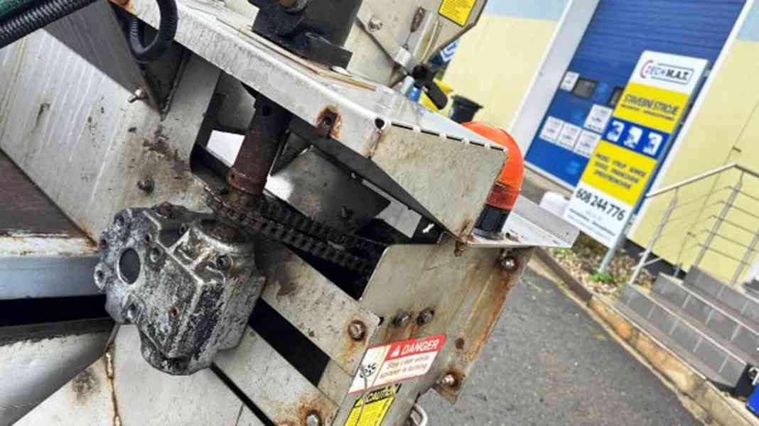 sypač + zameták AUSA 4x4 - foto 14