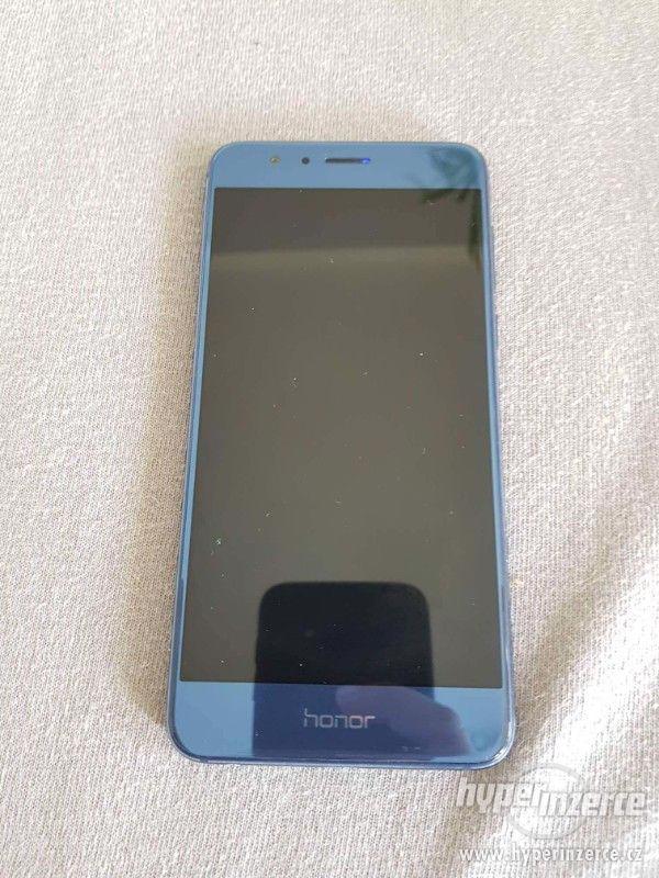 Mobilní telefon Honor 8 blue - foto 5