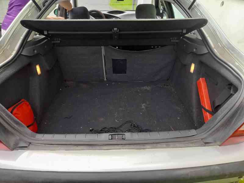 Citroën C5 2,2 HDi, RV 2004, TK 08/2027 po velkém servisu - foto 12