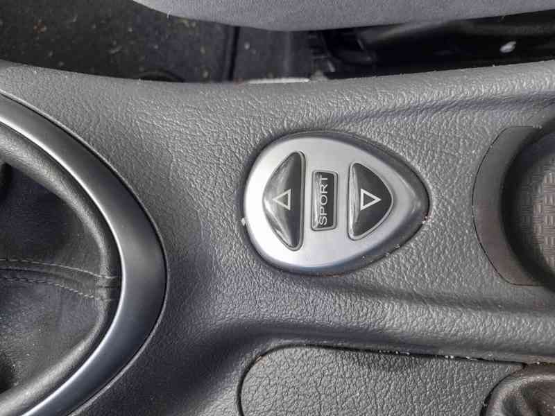 Citroën C5 2,2 HDi, RV 2004, TK 08/2027 po velkém servisu - foto 11
