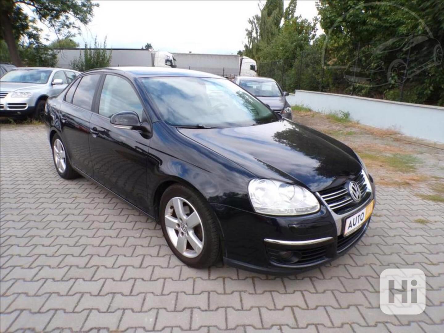 Volkswagen Jetta 1,4 TSI-HNED ODJÍŽDÍTE - foto 1