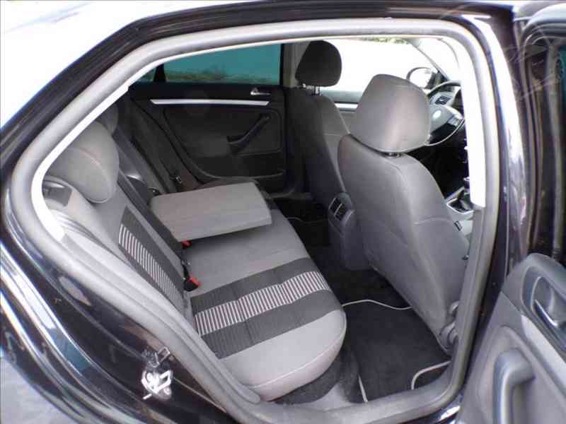 Volkswagen Jetta 1,4 TSI-HNED ODJÍŽDÍTE - foto 12