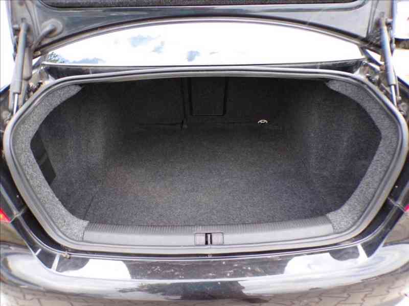 Volkswagen Jetta 1,4 TSI-HNED ODJÍŽDÍTE - foto 11