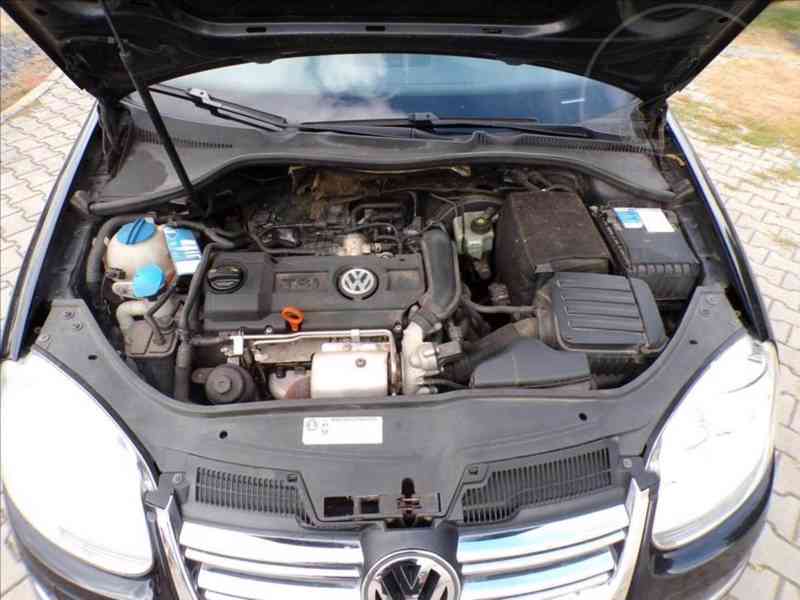 Volkswagen Jetta 1,4 TSI-HNED ODJÍŽDÍTE - foto 14