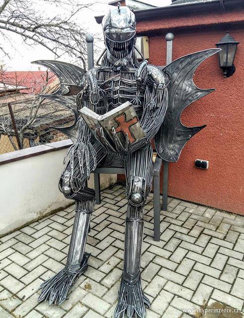 kovova socha - foto 2