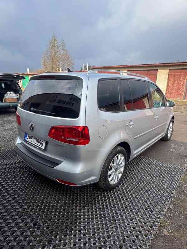 Volkswagen Touran 2,0   2014 DSG 130 kW - foto 12