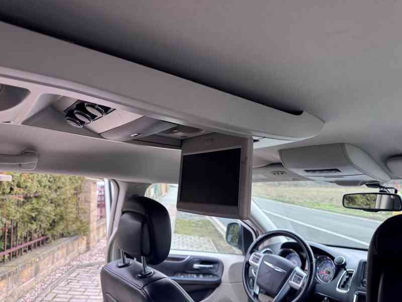 Chrysler Town Country 3,6 2x DVD RT Kůže 2011 - foto 10