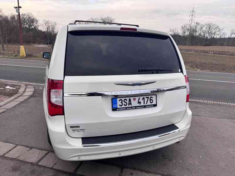 Chrysler Town Country 3,6 2x DVD RT Kůže 2011 - foto 5