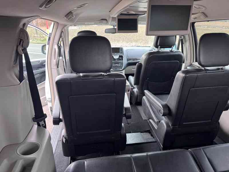 Chrysler Town Country 3,6 2x DVD RT Kůže 2011 - foto 8