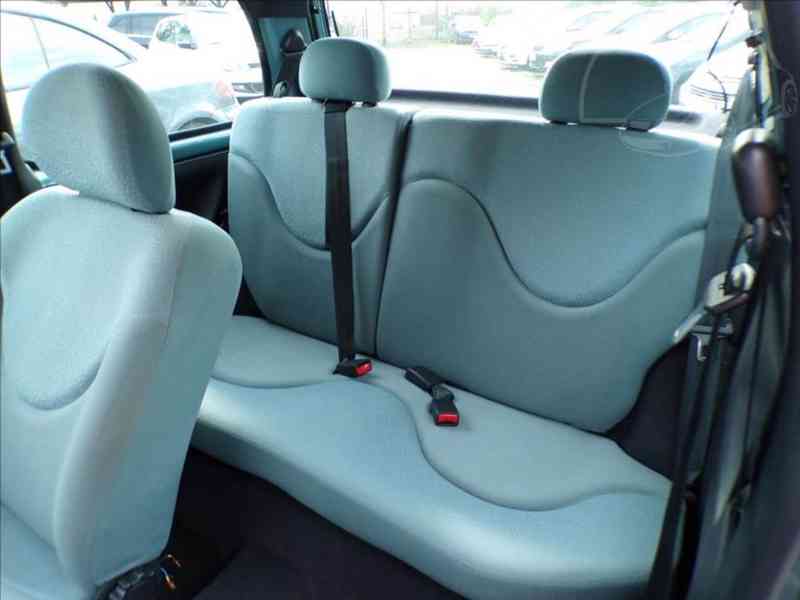 Nissan Micra 1,0 16V KLIMA,POSILOVAČ ŘÍZENÍ - foto 8