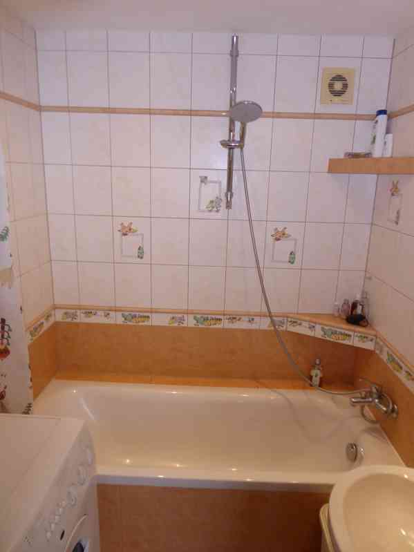 Pronajmu velice pěkný byt 2+1 ve Velkém meziříčí. - foto 8