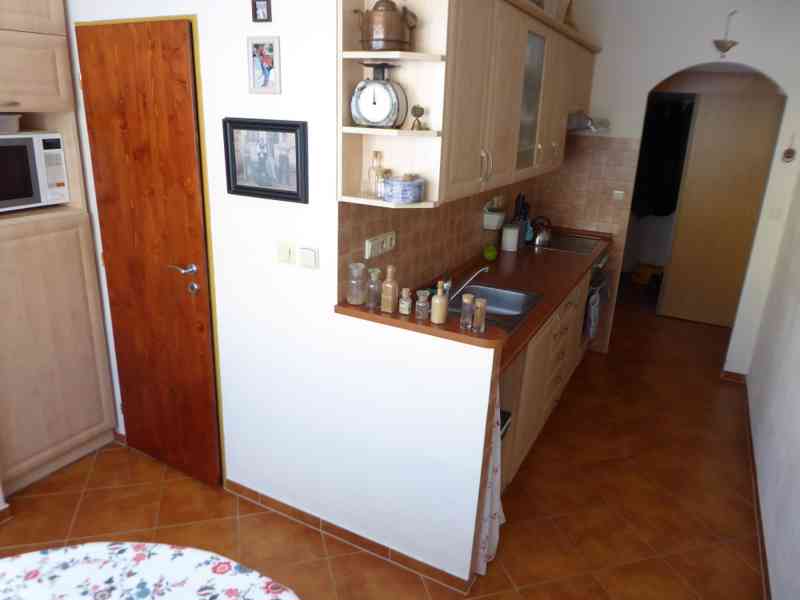 Pronajmu velice pěkný byt 2+1 ve Velkém meziříčí. - foto 6