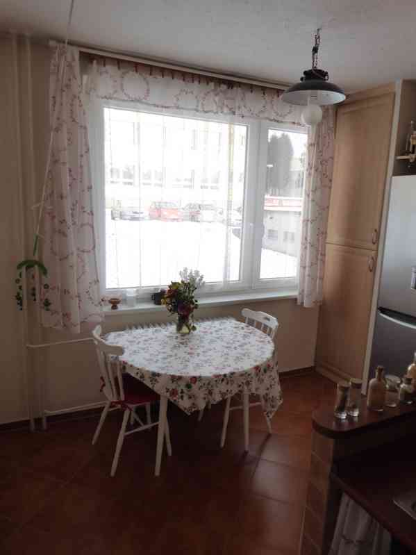 Pronajmu velice pěkný byt 2+1 ve Velkém meziříčí. - foto 5