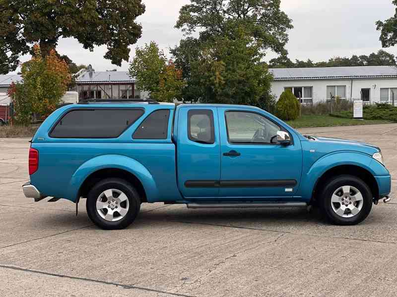 Nissan Navara 2,5 dCi King Cab Premium 128kw - foto 10