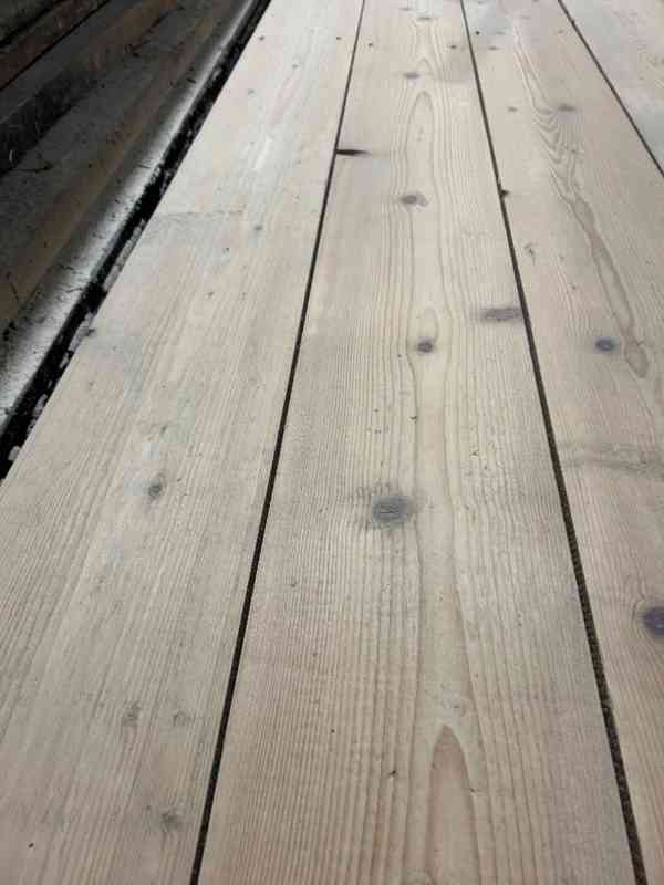 Stará podlahová prkna - foto 3