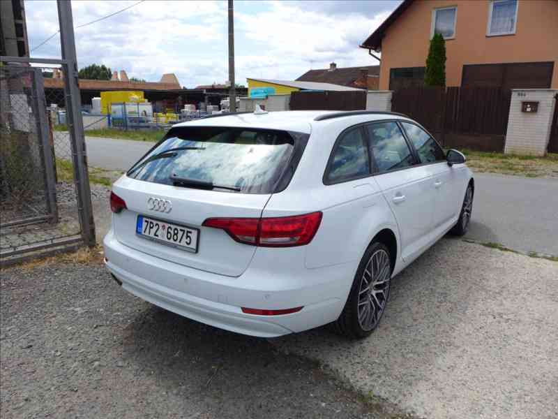 Audi A4 2,0 TDI 140KW, NAVI, VÝHŘEV - foto 3