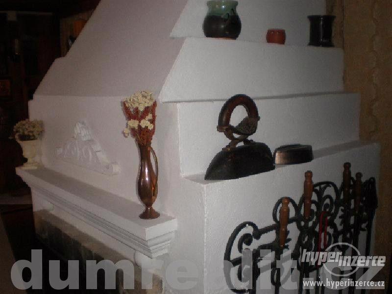 KRÁSNÁ SRUBOVÁ CHATA V CHODOVSKÉ HUTI, kompletně zařízená ! - foto 5