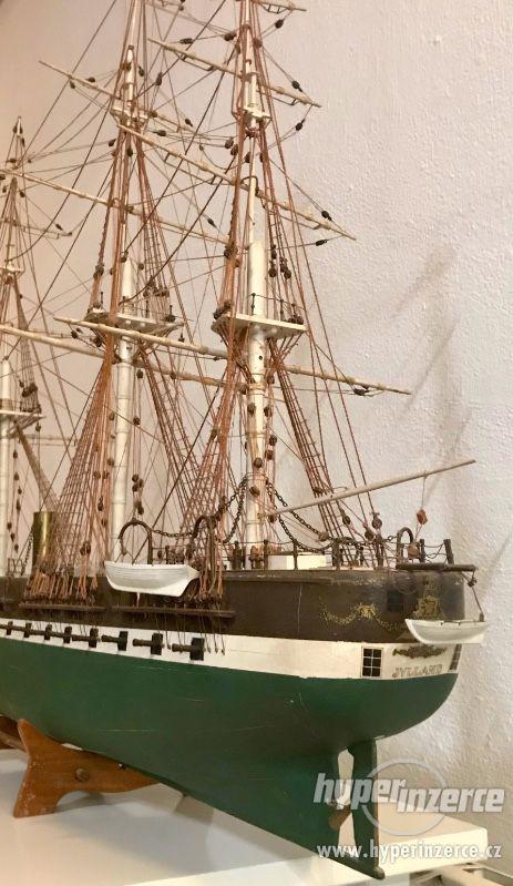 Starožitný drevený model historickej lode „JYLLAND“. - foto 3