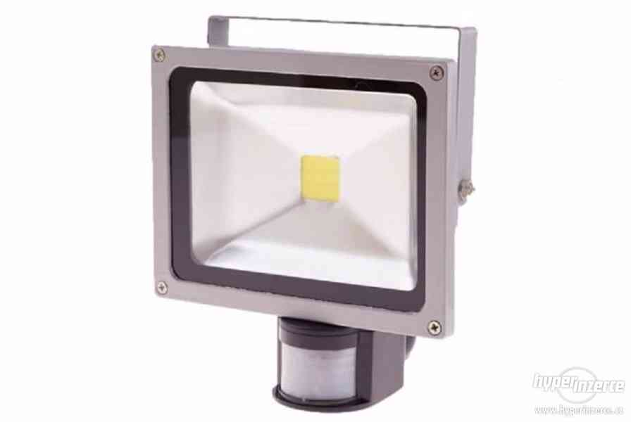 Úsporný výkonný LED čip: MCOB BRIDGELUX (USA) reflektor 30W - foto 1