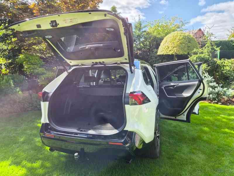 Toyota RAV4 TOVÁRNÍ ZÁRUKA 2027, PHEV - foto 17