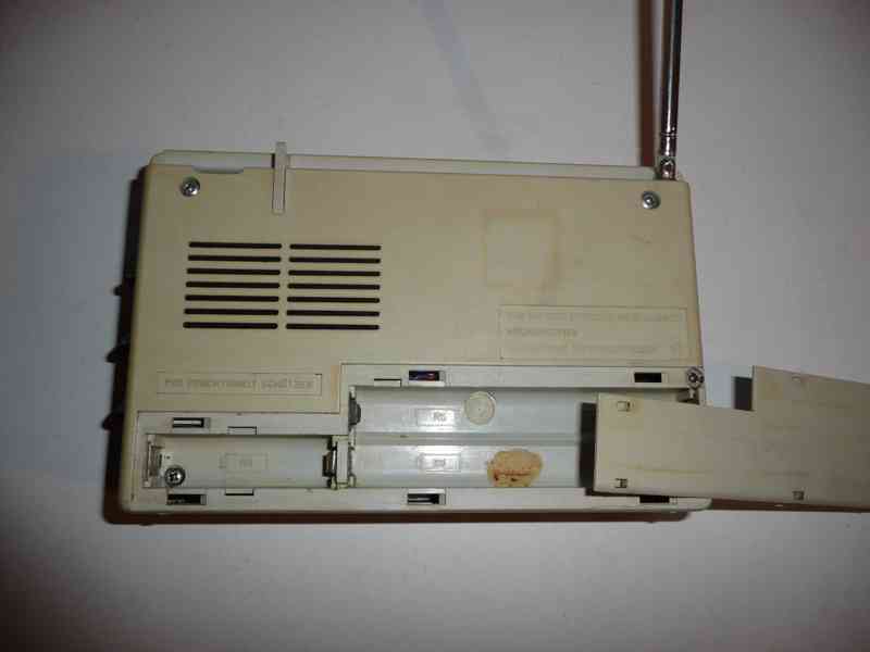 Starožitná tranzistorová radia - foto 13