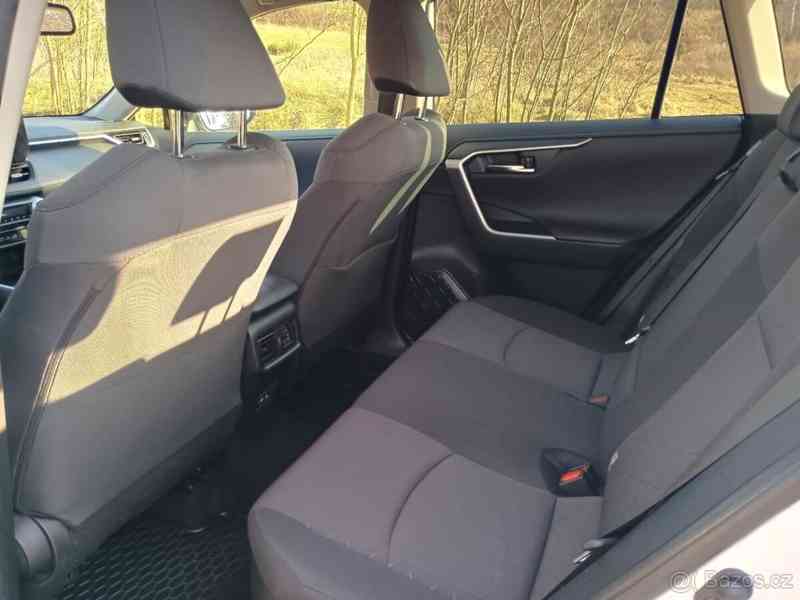 Toyota RAV4 2,5 - foto 13