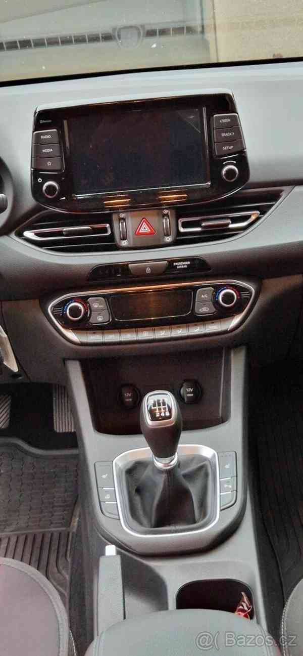 Hyundai i30 1,5 - foto 8