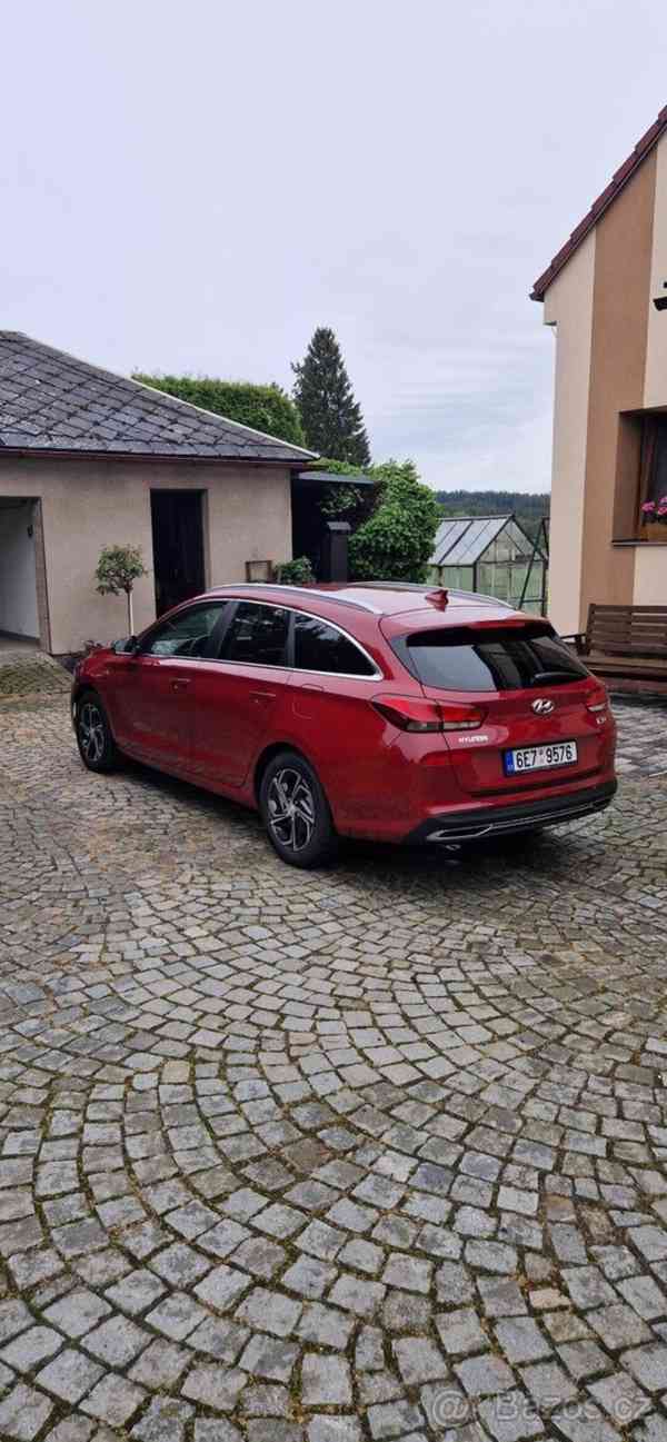 Hyundai i30 1,5 - foto 12