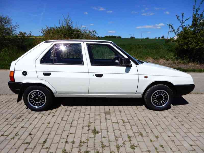 Škoda Favorit 135L, 1990, najeto 26.500km - foto 7