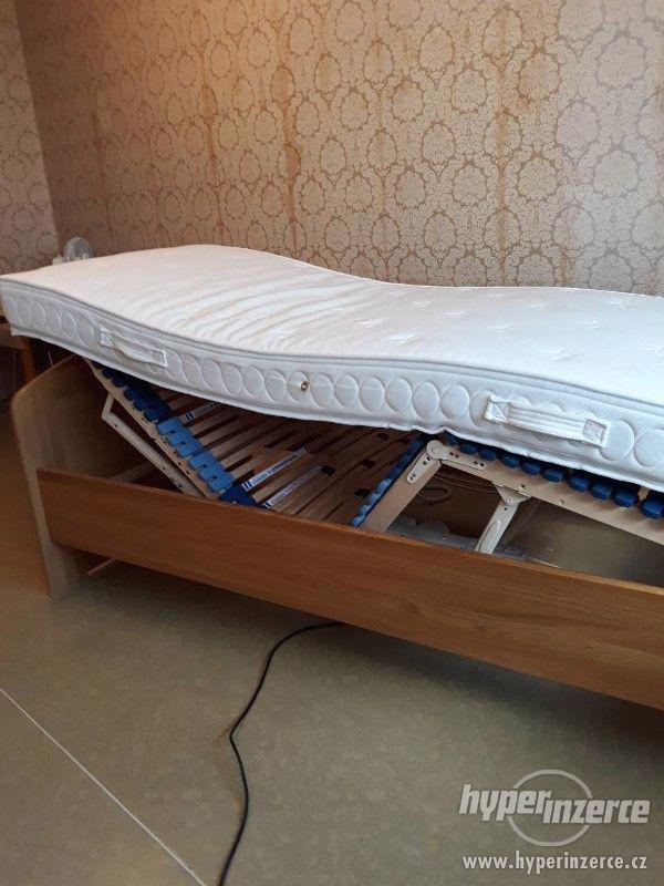 Prodej postel masív 200x90, el.ovl.rošt+ tvrd.zdrav.matrace - foto 3