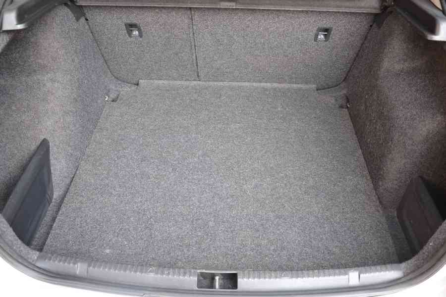 Š.Rapid liftback 1.6 TDi 85kw, 2016, Klima, Tažné, 173tis.km - foto 13