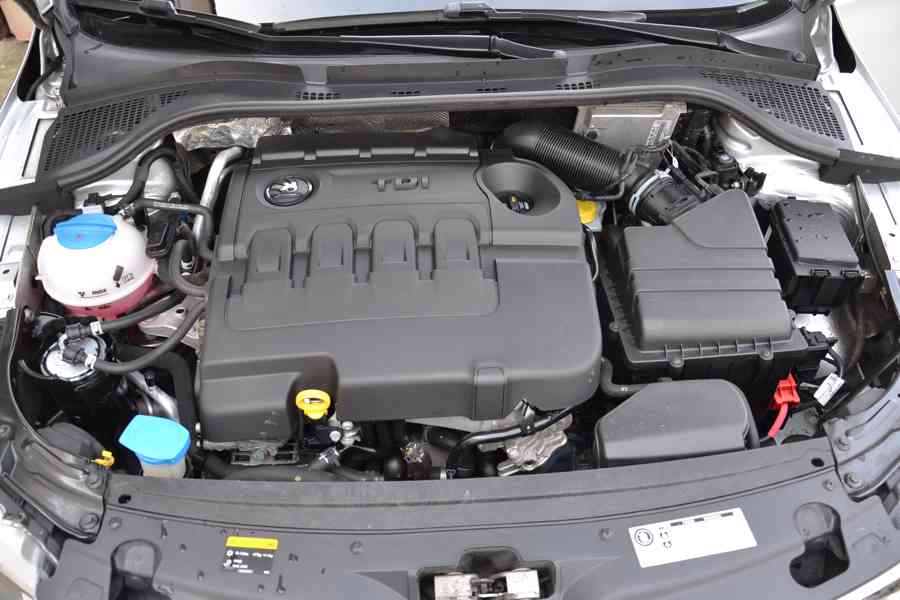 Š.Rapid liftback 1.6 TDi 85kw, 2016, Klima, Tažné, 173tis.km - foto 22