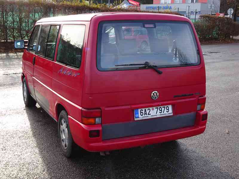 VW Multivan 2.5 TDI r.v.1998 (75 kw) závěs - foto 4