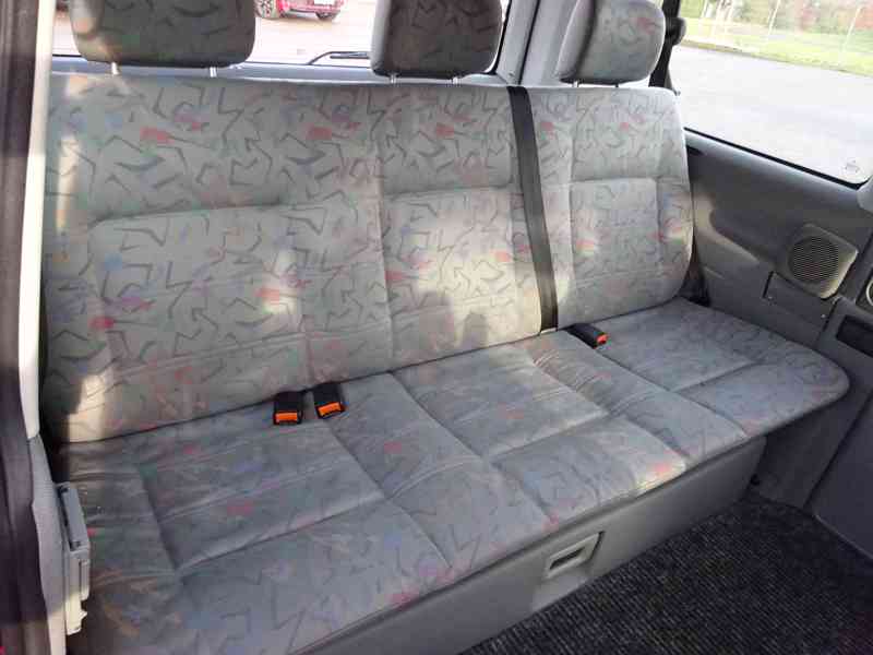 VW Multivan 2.5 TDI r.v.1998 (75 kw) závěs - foto 14