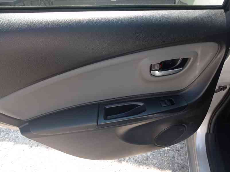Toyota Yaris 1.5 Hybrid 74kW Automat/1maj - foto 12