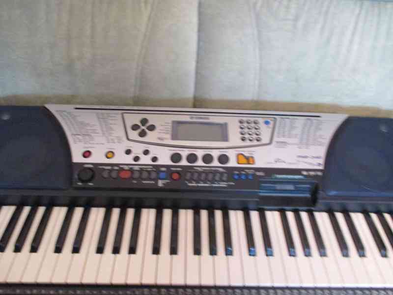 YAMAHA PSR 340 - foto 2