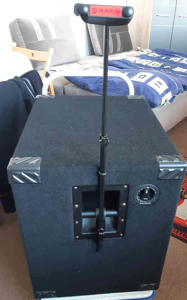 Držák kytary nebo baskytary k reprobedně či kombu - foto 5